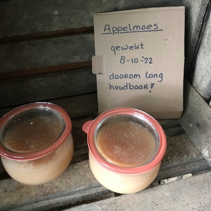 appelmoes in trailer